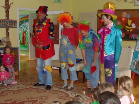 Cała Polska czyta dzieciom - wolontariusze z Fundacji Dr Claun
