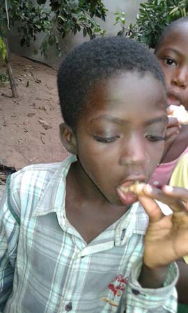 Nawiazanie kontaktu z dziećmi z TOGO w Afryce